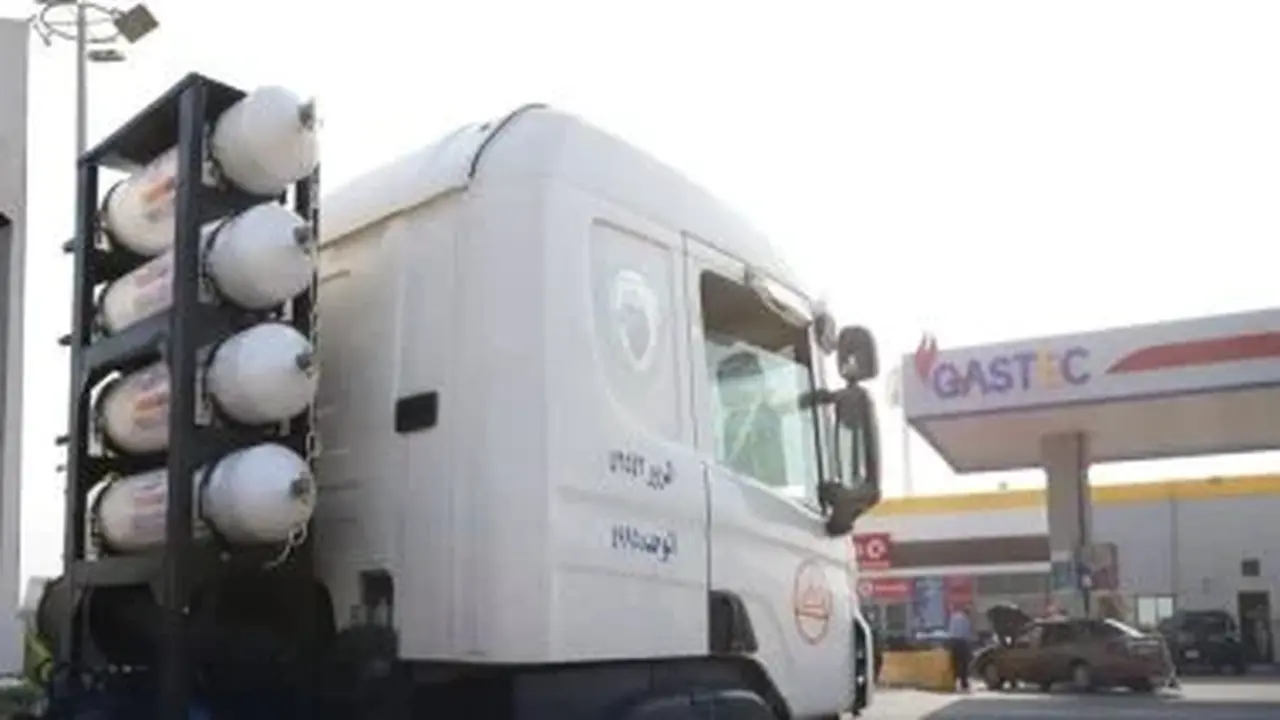 تحول شاحنة سولار للعمل بالغاز الطبيعي يعزز كفاءة الأداء ويخفض التكاليف